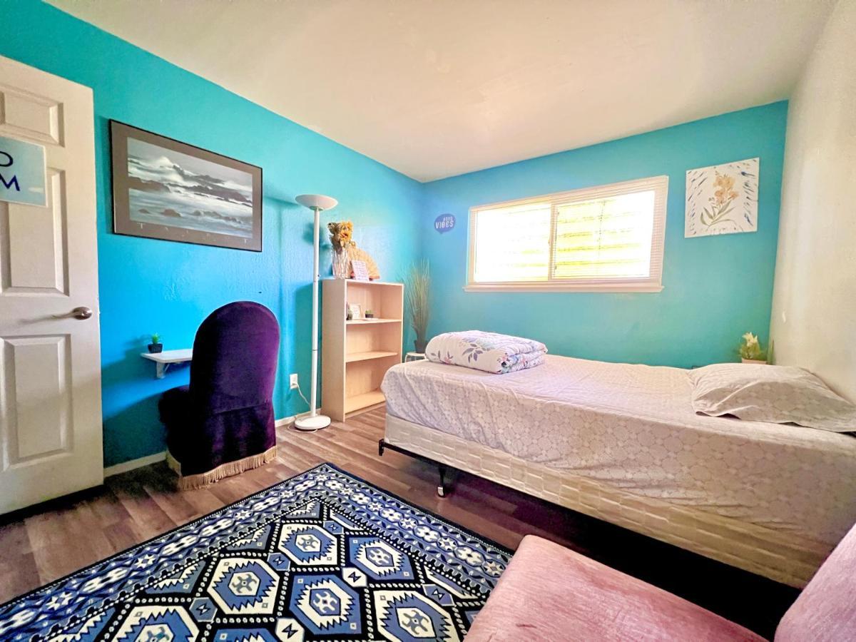 Whole Family - Rosemont Hostel Rancho Cordova Exterior photo