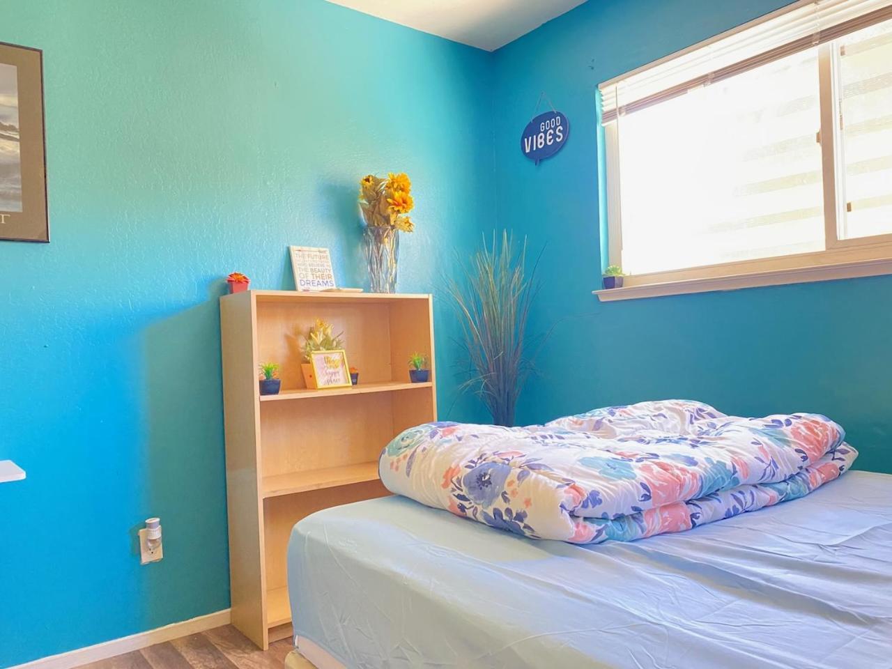 Whole Family - Rosemont Hostel Rancho Cordova Exterior photo